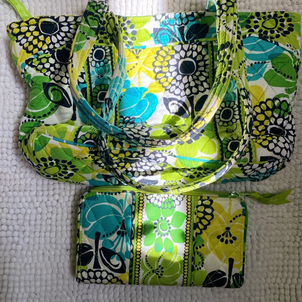 Nwot Vera Bradley lime green purse and wallet
